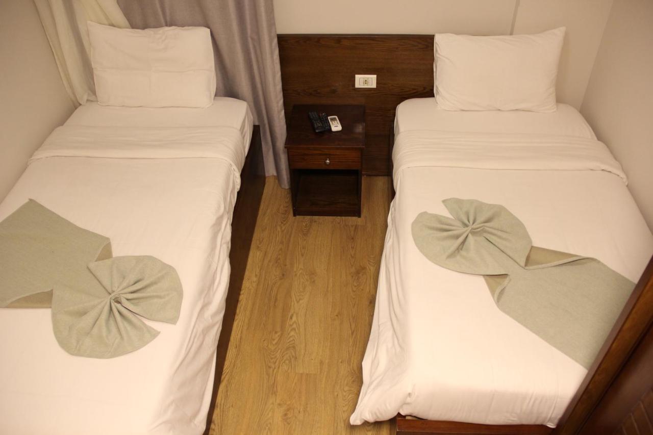 Elysees Tahrir Square 3*